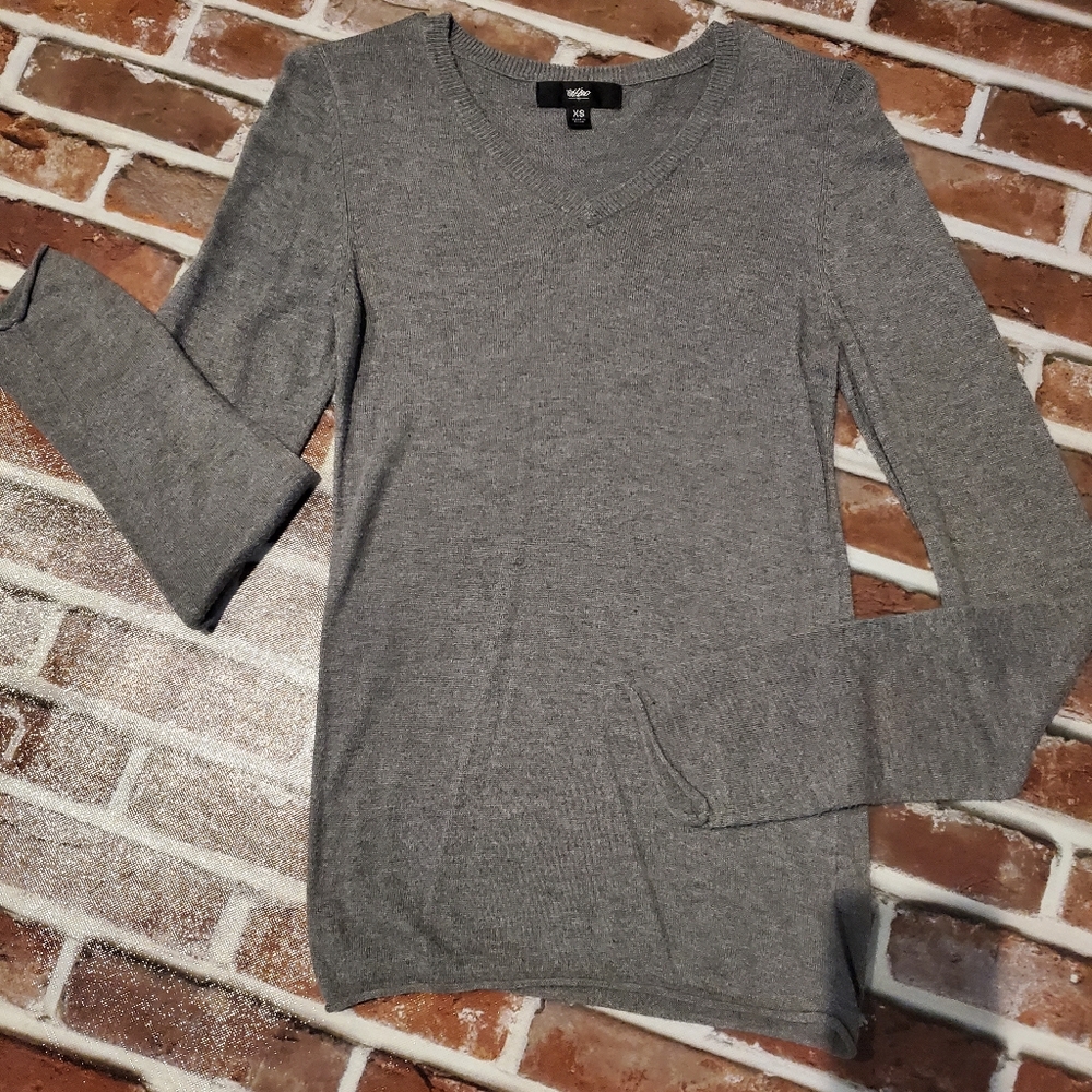 Mossimo Long Sleeve V-neck  Size XS